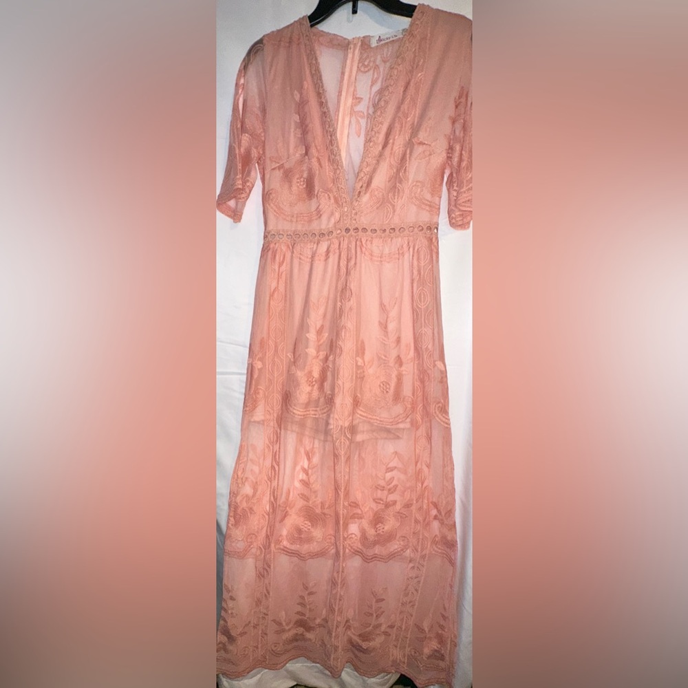 Elegant Pink Lace Maxi Dress